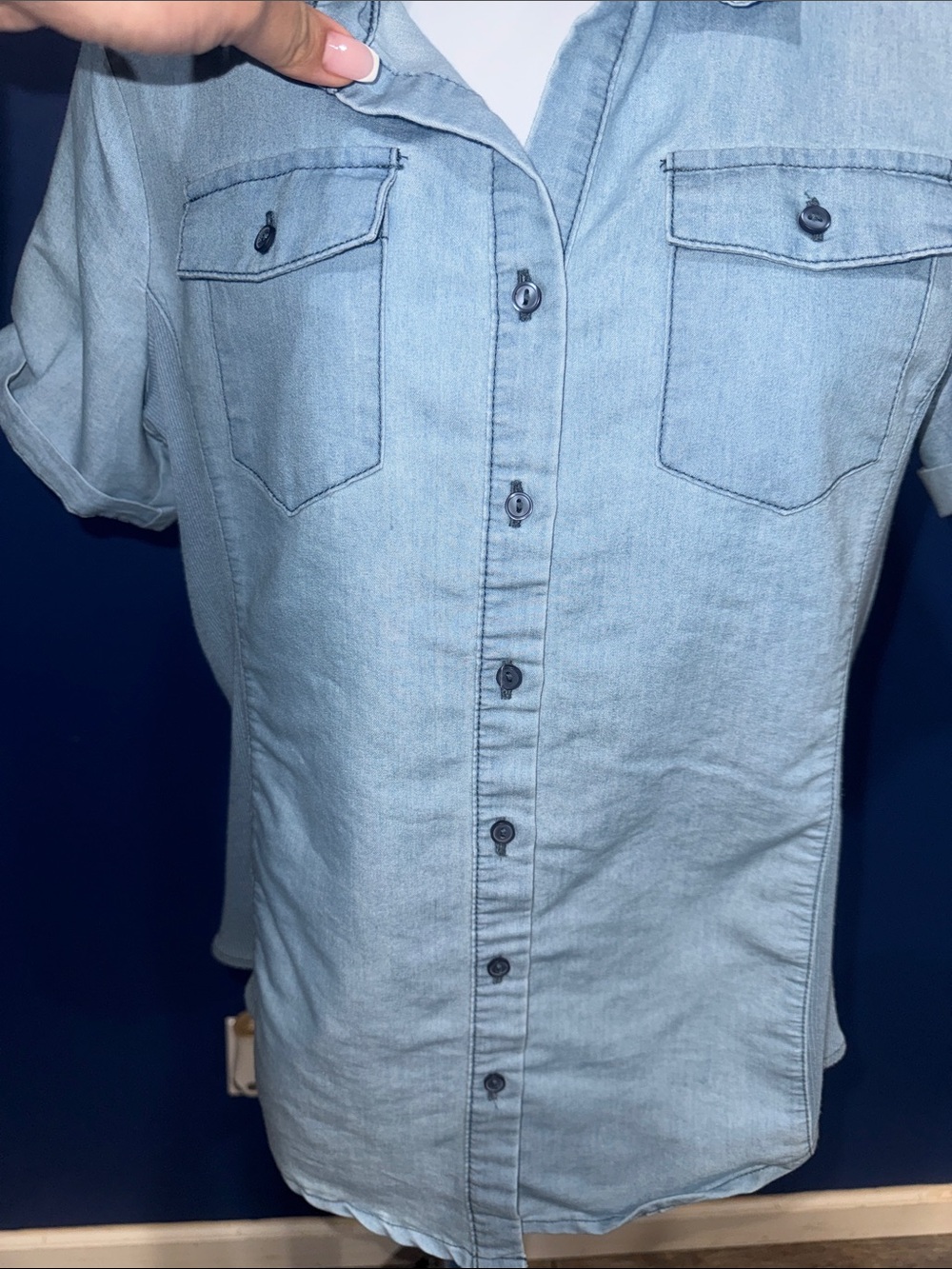 Cavalini - Lightweight Denim Button-Up Top size Medium - Picture 11 of 16